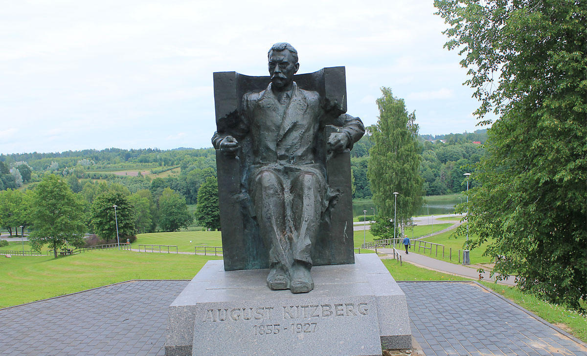 august kitzbergi monument