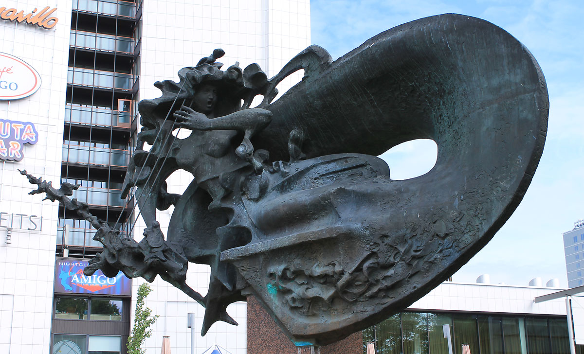 скульптура морская дева таллин