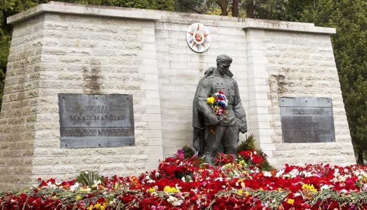 pronkssõdur tallinna vabastajate monument