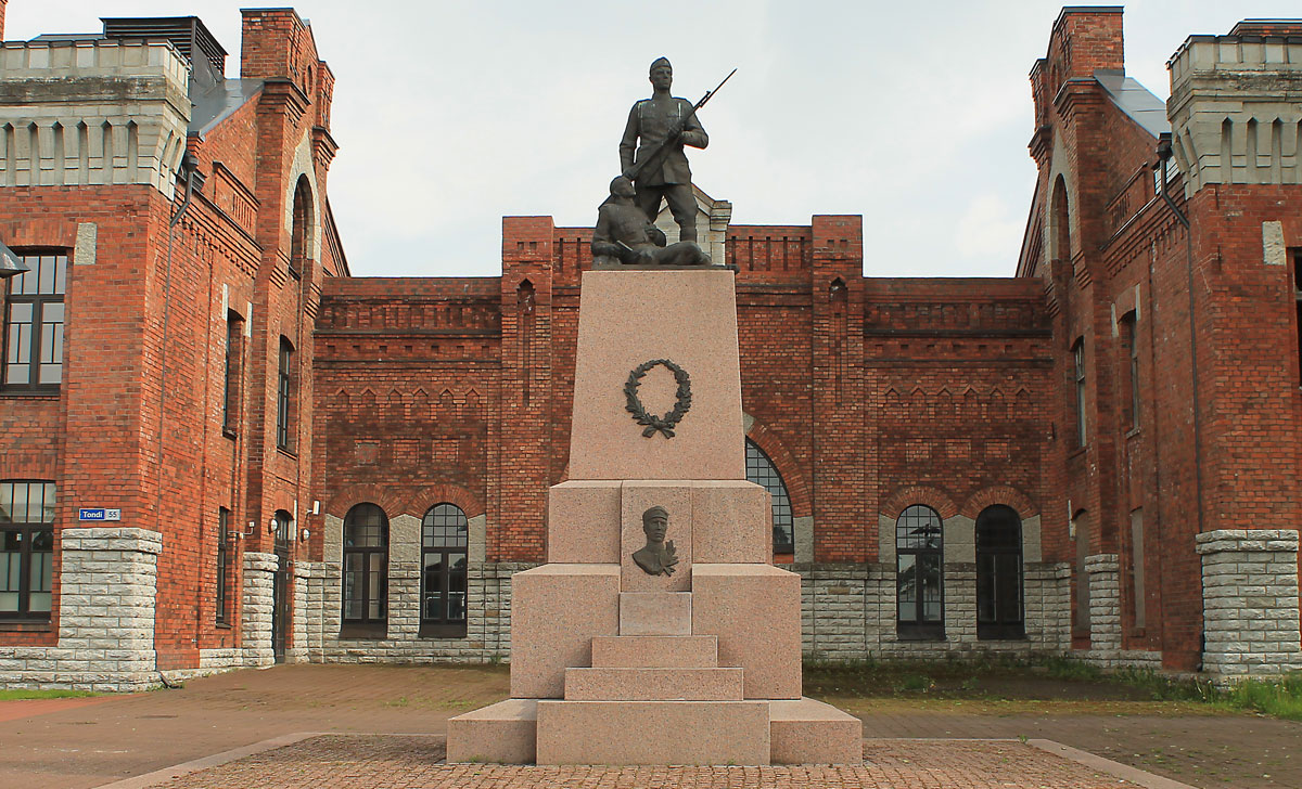 памятник кадетам в тонди таллин